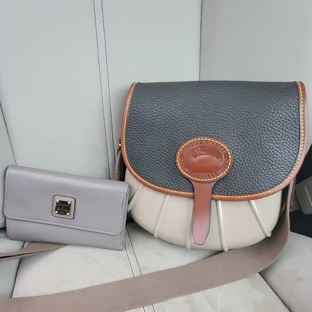 Dooney & Bourke Duck crossbody bag and wallet